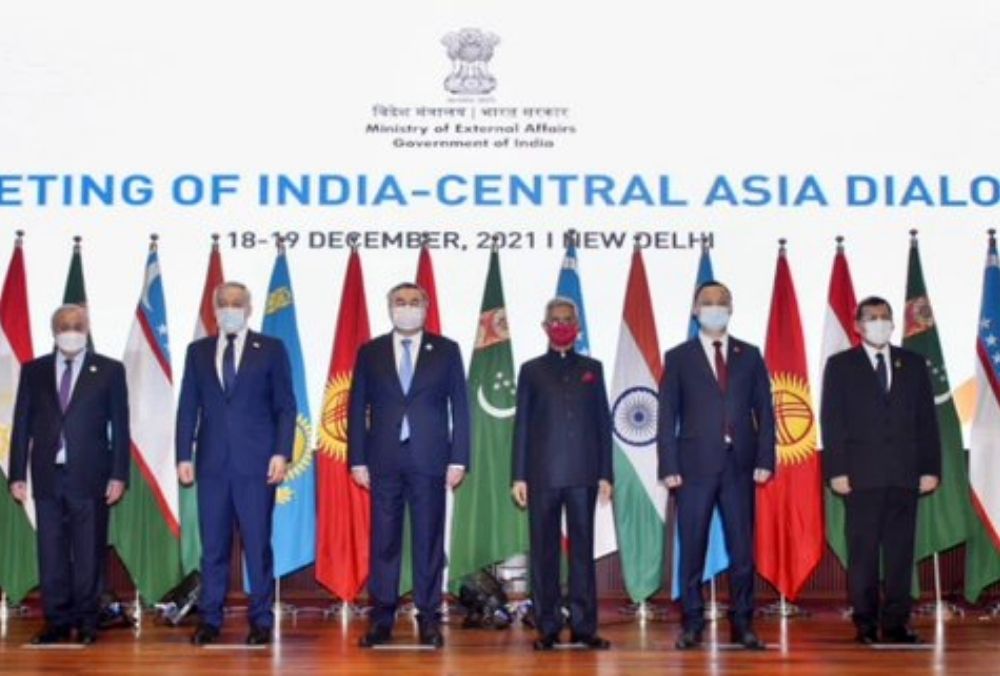 दिल्ली में आयोजित तीसरे भारत-मध्य एशिया संवाद में विदेश मंत्री एस. जयशंकर के साथ शामिल कजाकिस्तान, किर्गिज़स्तान, तजाकिस्तान, तुर्कमेनिस्तान और उज़्बेकिस्तान के विदेश मंत्री