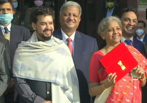 Budget 2021 : पेट्रोल-डीजल पर 4 रु तक कृषि सेस लगा, 75 और उससे ज्यादा उम्र के लोगों को आईटी रिटर्न में राहत