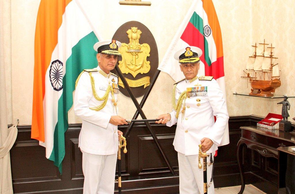 नौसेना स्टाफ के प्रमुख के रूप में एडमिरल करमबीर सिंह ने संभाला पदभार