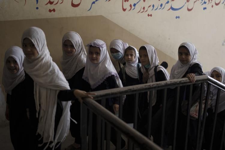 वादे से मुकरा तालिबान, लड़कियों की उच्च शिक्षा पर लगाई रोक