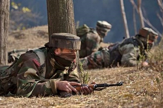 जम्मू-कश्मीर के राजौरी में LoC पर पाक सेना की फायरिंग, एक जवान शहीद, तीन घायल