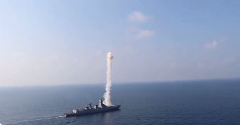 ब्रह्मोस मिसाइल के एडवांस वर्जन का सफलतापूर्वक परीक्षण, भारतीय नौसेना ने दिखाई ताकत