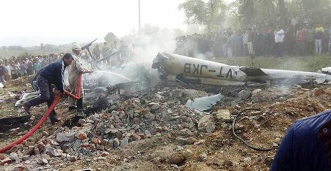 कटरा में हेलीकॉप्‍टर क्रैश, महिला पायलट समेत 7 लोगों की मौत