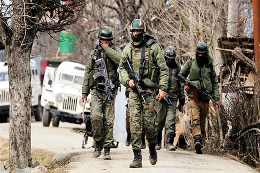 जम्मू-कश्मीर: आतंकियों ने कुलगाम में की एक और नेता की हत्या, 15 दिनों में इस तरह की तीसरी वारदात