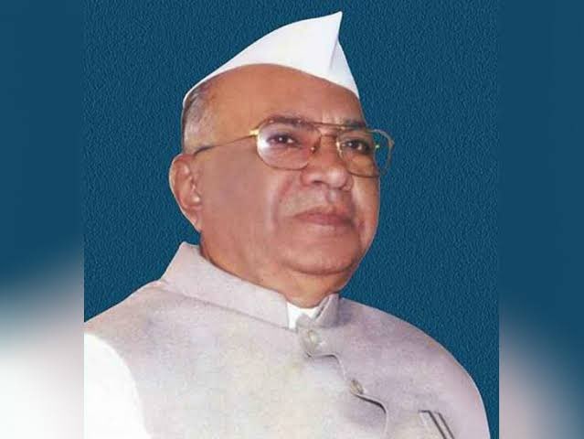 महाराष्ट्र के पूर्व मुख्यमंत्री और कांग्रेस के दिग्गज नेता शिवाजीराव पाटिल निलांगेकर का निधन