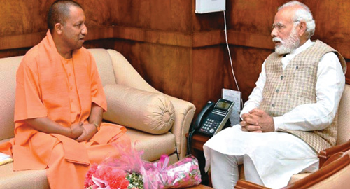 प्रधानमंत्री नरेन्द्र मोदी से साथ योगी आद‌ित्यनाथ