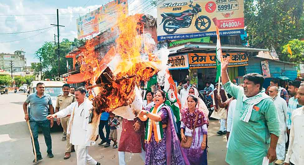 इंसाफ की मांगः कांग्रेस का प्रदर्शन