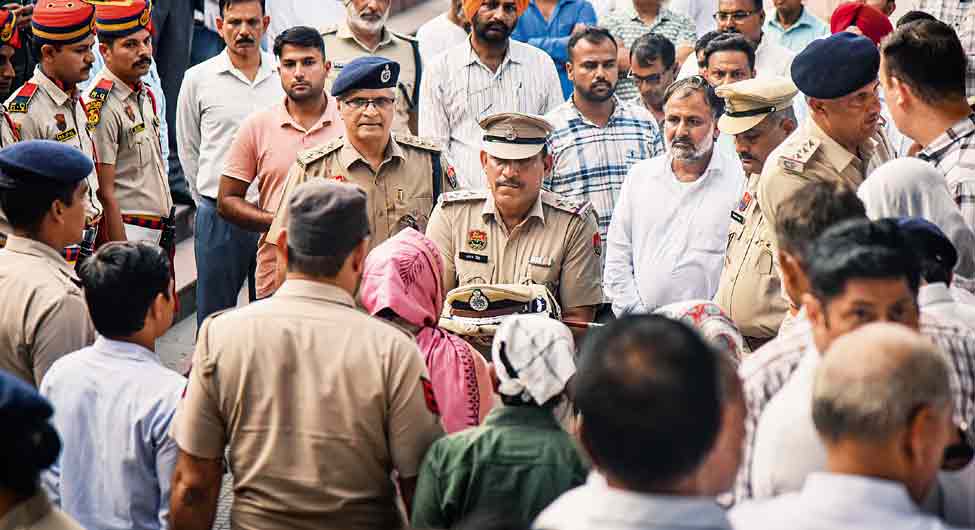 राजकीय सम्मान के साथ पूरन कुमार की अंत्येष्टि राजकीय सम्मान के साथ पूरन कुमार की अंत्येष्टि