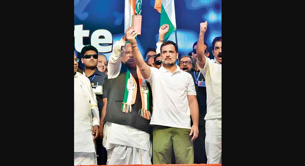राहुल गांधी और कांग्रेस अध्यक्ष खड़गे राहुल गांधी और कांग्रेस अध्यक्ष खड़गे