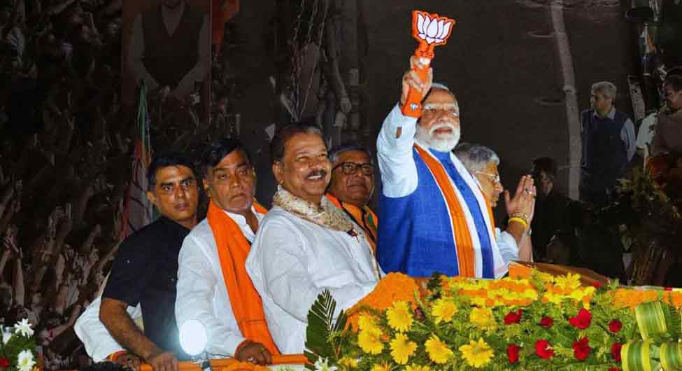 प्रधानमंत्री नरेंद्र मोदी का पटना में रोड शो प्रधानमंत्री नरेंद्र मोदी का पटना में रोड शो