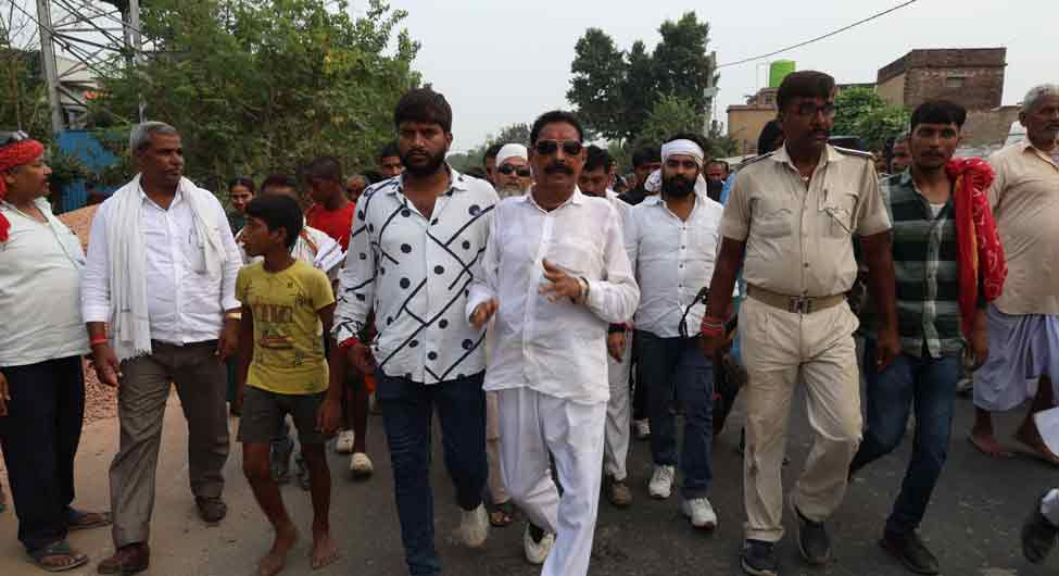 चुनावी रैली में मोकामा में दुलारचंद यादव की सरेआम हत्या और जदयू उम्मीदवार अनंत सिंह की गिरफ्तारी ने भी 'जंगल राज' के हौवे को बेदम किया है चुनावी रैली में मोकामा में दुलारचंद यादव की सरेआम हत्या और जदयू उम्मीदवार अनंत सिंह की गिरफ्तारी ने भी 'जंगल राज' के हौवे को बेदम किया है