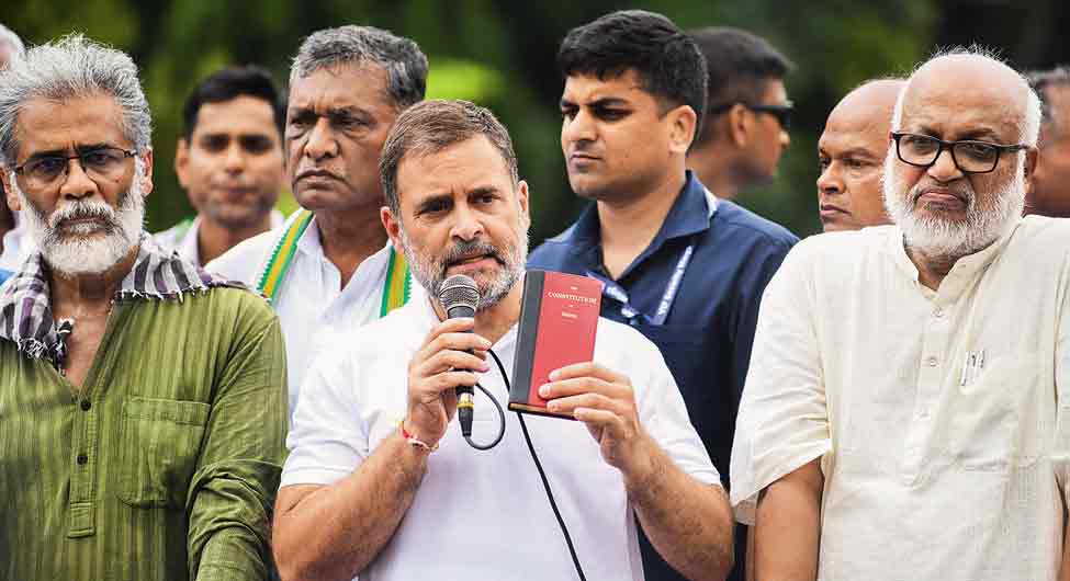 नहीं चले मुद्देः कांग्रेस नेता राहुल गांधी नहीं चले मुद्देः कांग्रेस नेता राहुल गांधी