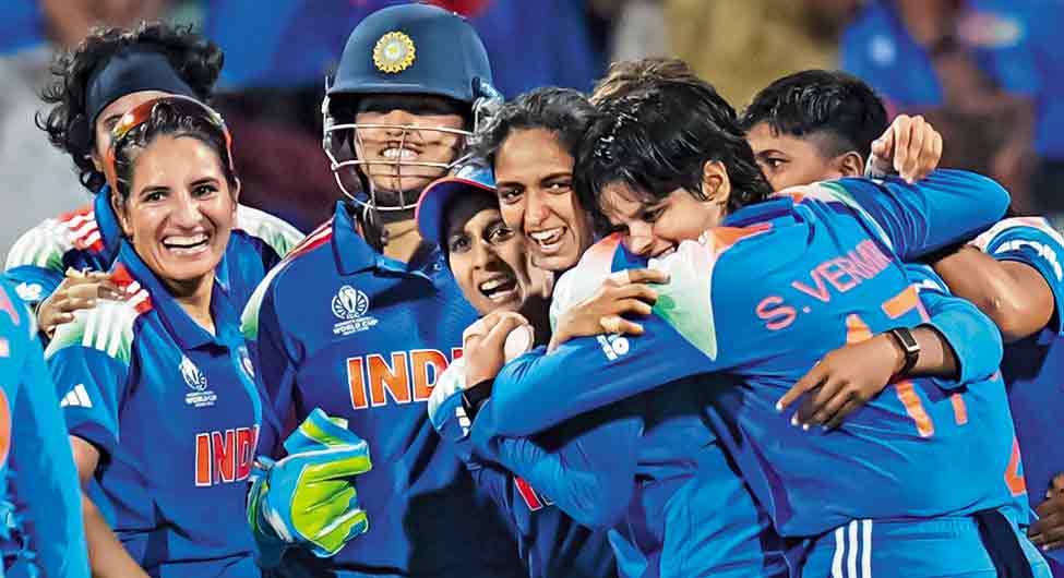 वुमन इन ब्लूः विश्व कप जीतने के बाद महिला क्रिकेट टीम वुमन इन ब्लूः विश्व कप जीतने के बाद महिला क्रिकेट टीम