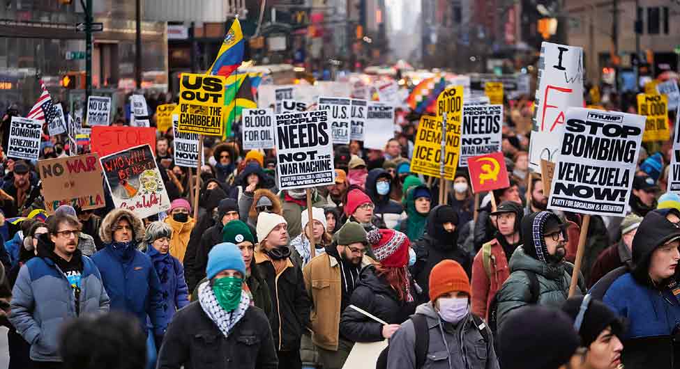 न्यूयॉर्क में ट्रम्प की वेनेजुएला कार्रवाई के खिलाफ प्रदर्शन न्यूयॉर्क में ट्रम्प की वेनेजुएला कार्रवाई के खिलाफ प्रदर्शन