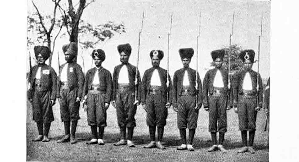 धमकः भारतीय सेना की पहली टुकड़ी के सदस्य