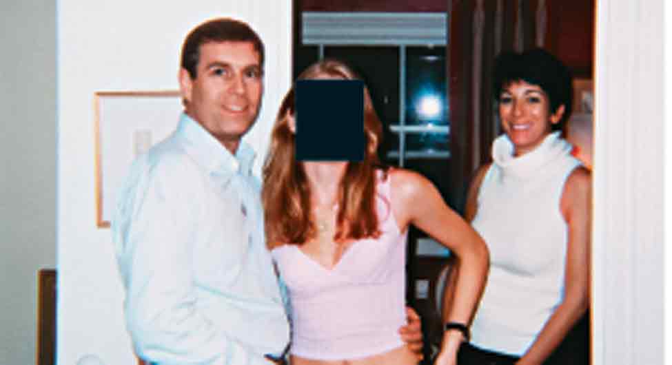 प्रिंस एंड्र्यू माउंटबेटन विंडसर, जिनसे इस खुलासे के बाद शाही पदवी छीन ली गई