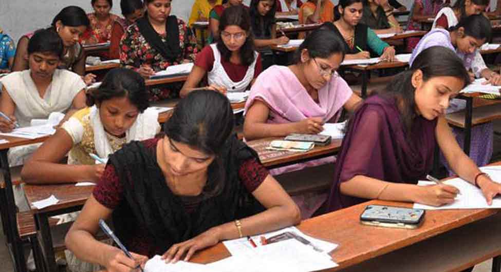 रिश्वतः माफिया पर शिक्षक भर्ती परीक्षा में अभ्यर्थियों से 10-12 लाख रुपये लेने का आरोप
