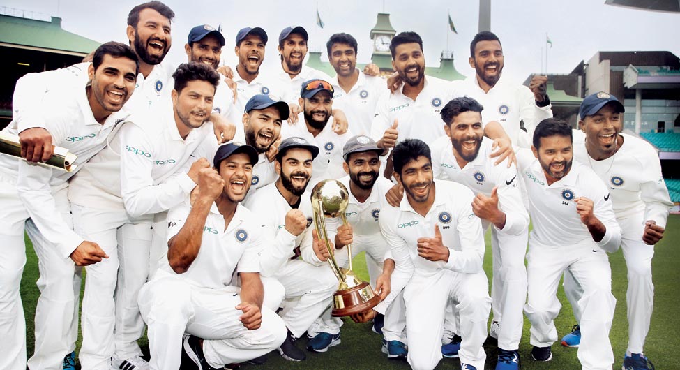 जीत का जश्नः ऑस्ट्रेलिया के खिलाफ सीरीज जीतने के बाद भारतीय टीम