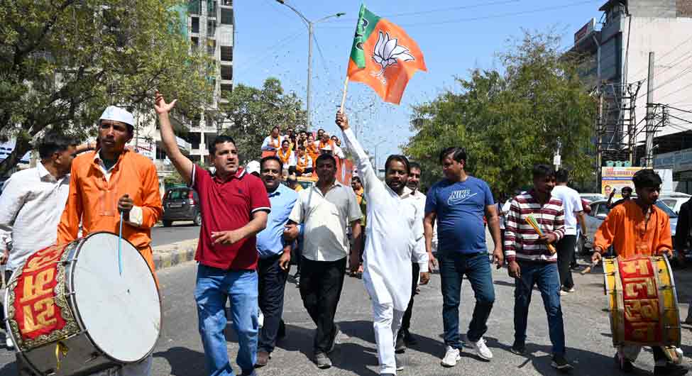जीत का जश्नः हरियाणा के स्थानीय निकाय चुनाव में भाजपा कार्यकर्ता उल्लास में