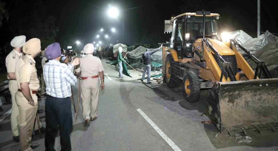 पंजाब: किसानों पर ‘आप’ पलटी