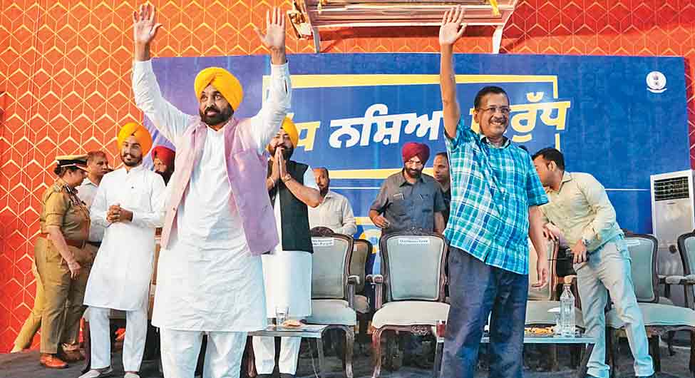 पंजाबः नशे पर नकेल कसेगा कौन