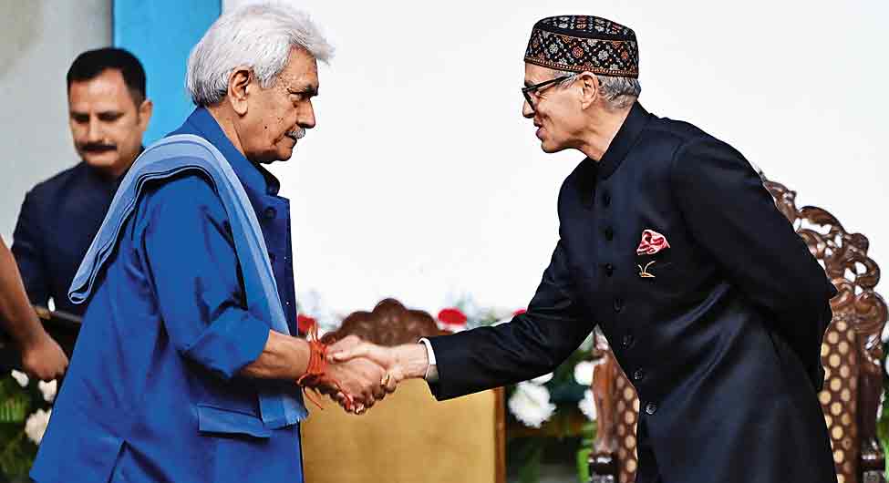 जम्मू-कश्मीरः दखलंदाजी पर ठनी