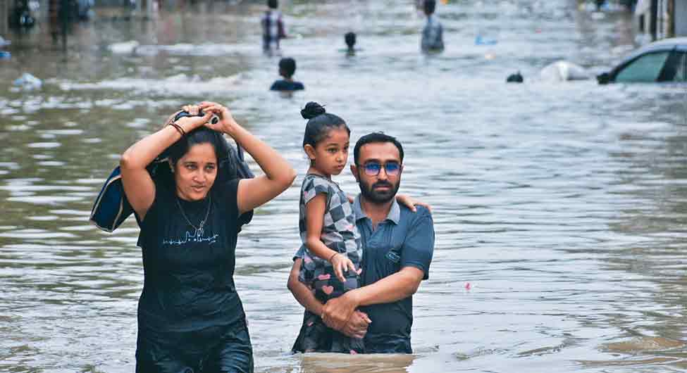 जलवायु परिवर्तनः मार गरीबों पर