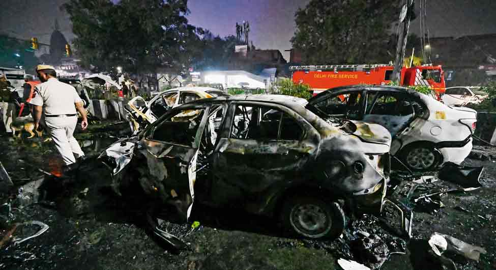 दिल्ली धमाकाः सफेद पोश आतंक का खौफ