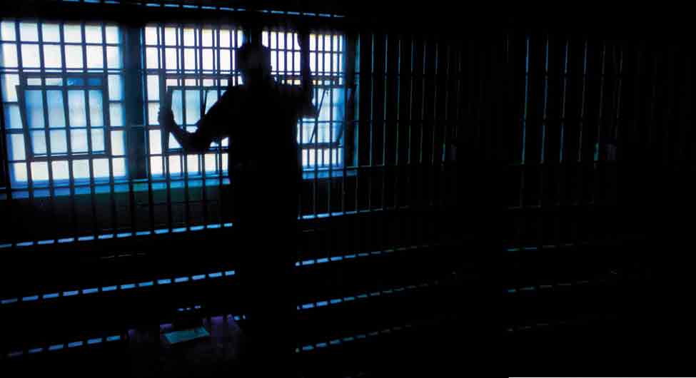 आवरण कथाः हक नहीं,हुक्म का इंसाफ