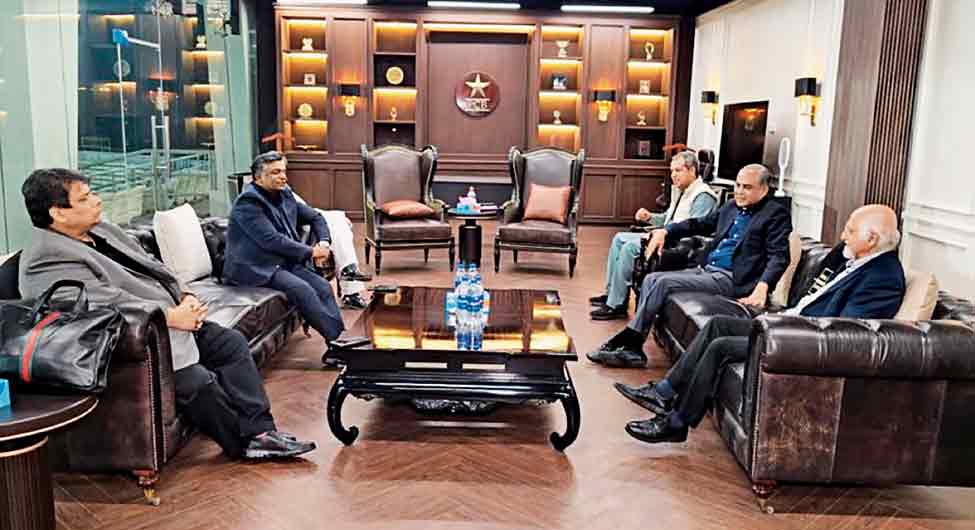 क्रिकेटः सियासी फिरकी का फेरा