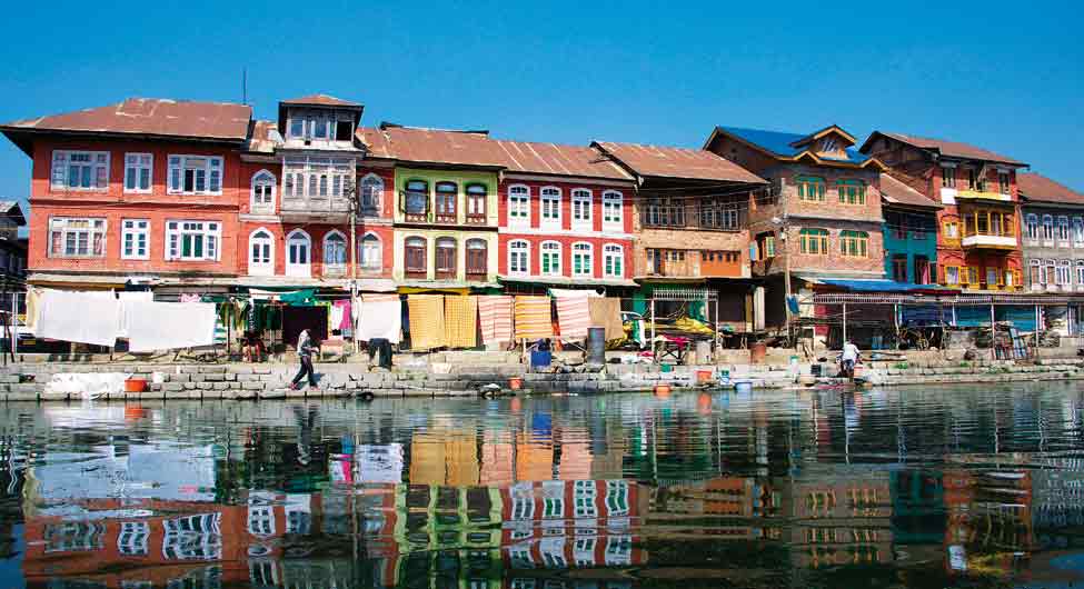 कश्मीर: सत्रह साल में 27 फीसदी