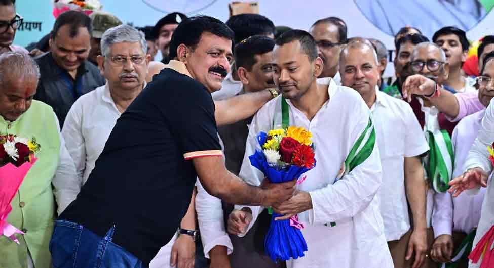 प्रथम दृष्टिः विरासत का बोझ