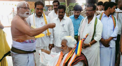 68 साल के गदर हाल में हैदराबाद के यदाद्र‌ि मंद‌िर में, सहमना दलों को एकजुट करने का लक्ष्य