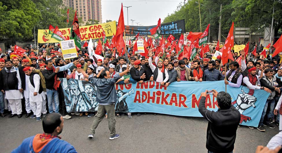 हक की मांगः यंग इंडिया अधिकार मार्च के बैनर तले छात्रों का दिल्ली में प्रदर्शन