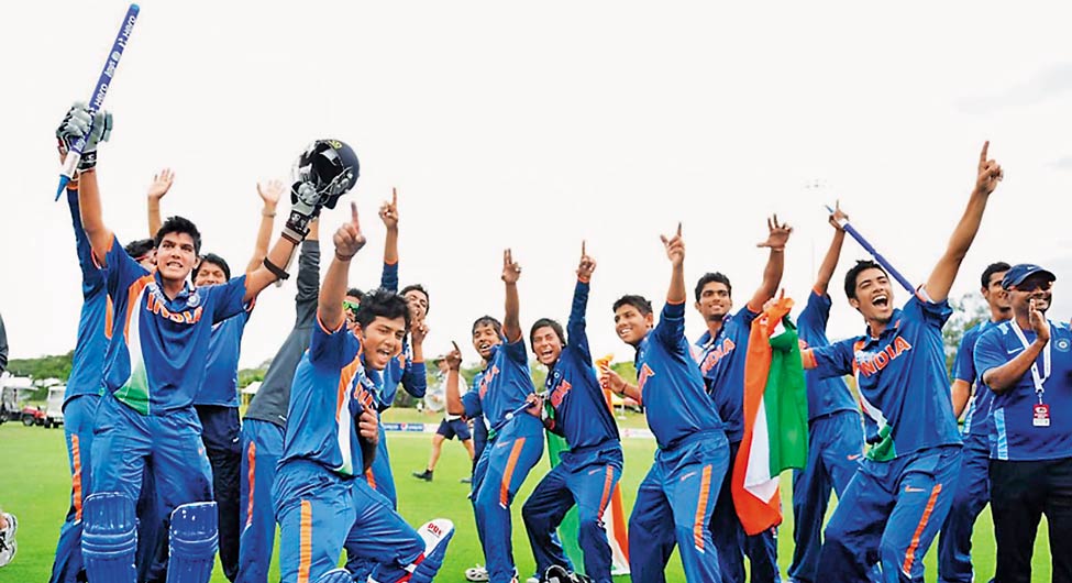 उन्मुक्त चंद की कप्तानी में 2012 में अंडर-19 फाइनल में ऑस्ट्रेलिया को हराने के बाद भारतीय टीम