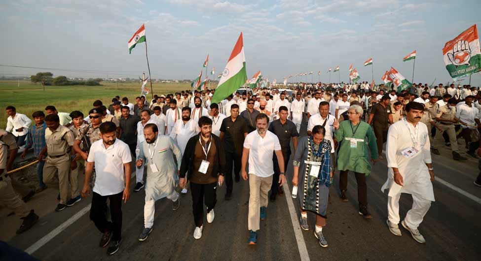 राहुल गांधी की कन्याकुमारी से चली पदयात्रा का काफिला बढ़ता जा रहा है