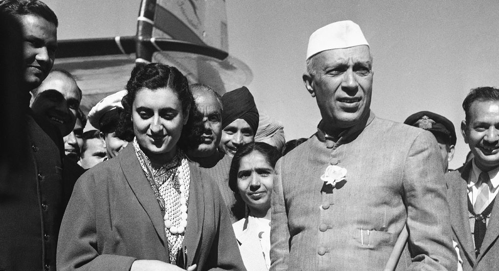 जवाहरलाल नेहरू के साथ इंदिरा गांधी