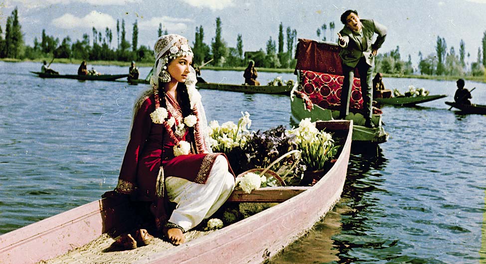 कश्मीर के अच्छे दिनों की यादेः कश्मीर की कली फिल्म का एक दृश्य