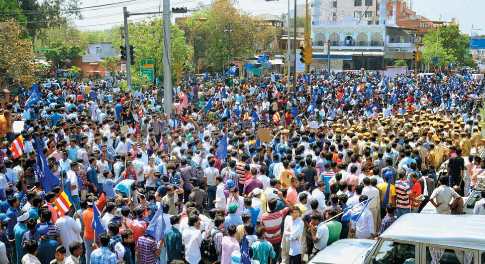बढ़ता असंतोष: भारत बंद के दौरान जयपुर में दलित संगठनों का प्रदर्शन