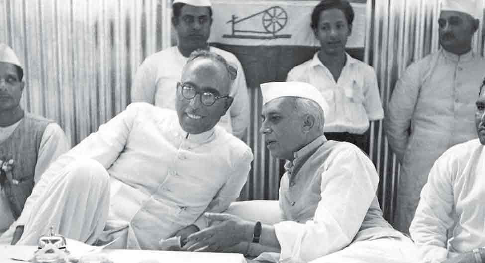 इ‌तिहास का झरोखाः शेख अब्दुल्ला के साथ पंडित जवाहरलाल नेहरू