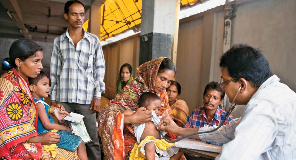 चिंता स्वास्थ्य कीः ग्रामीण क्षेत्रों के स्वास्थ्य केंद्रों में प्राथमिक उपचार की भी ढंग की व्यवस्थाम नहीं