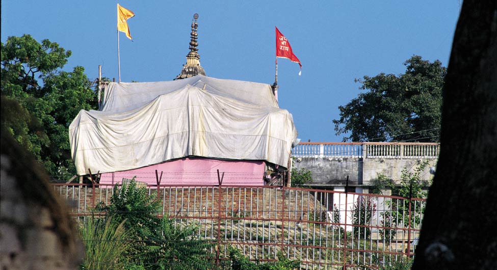यहीं हैं रामललाः अयोध्या में इस जगह अब राम मंदिर का निर्माण किया जाएगा। सुप्रीम कोर्ट ने फैसला रामलला के पक्ष में ही दिया है