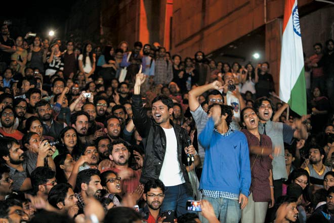 फासीवाद का दौर चल रहा है