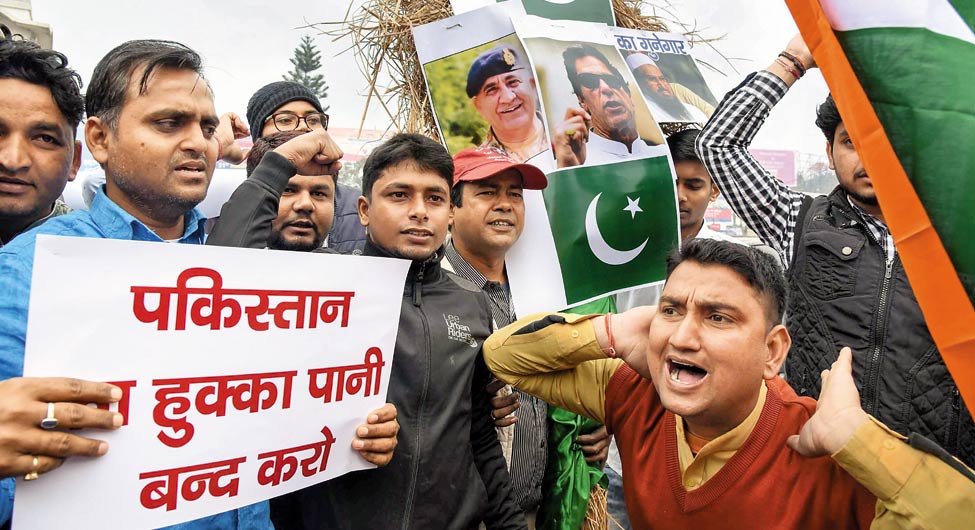 पुलवामा हमले के बाद पटना में पाकिस्तान के खिलाफ प्रदर्शन