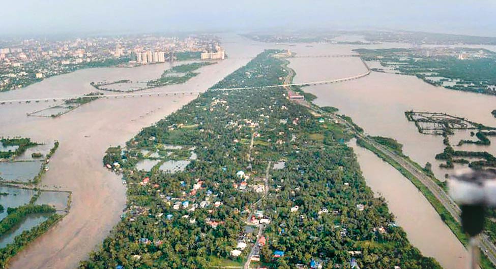 त्रासदीः अलुवा में बाढ़ का कहर