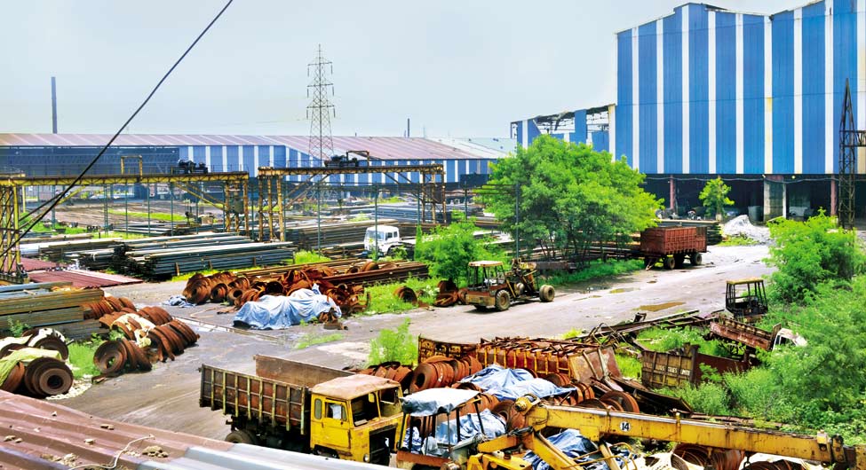 नहीं है कोई कामः रायपुर के उरला औद्योगिक क्षेत्र की एक वीरान स्टील इकाई